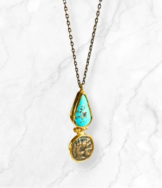 HOW TO CHOOSE THE PERFECT TURQUOISE NECKLACE FOR YOUR SKIN TONE