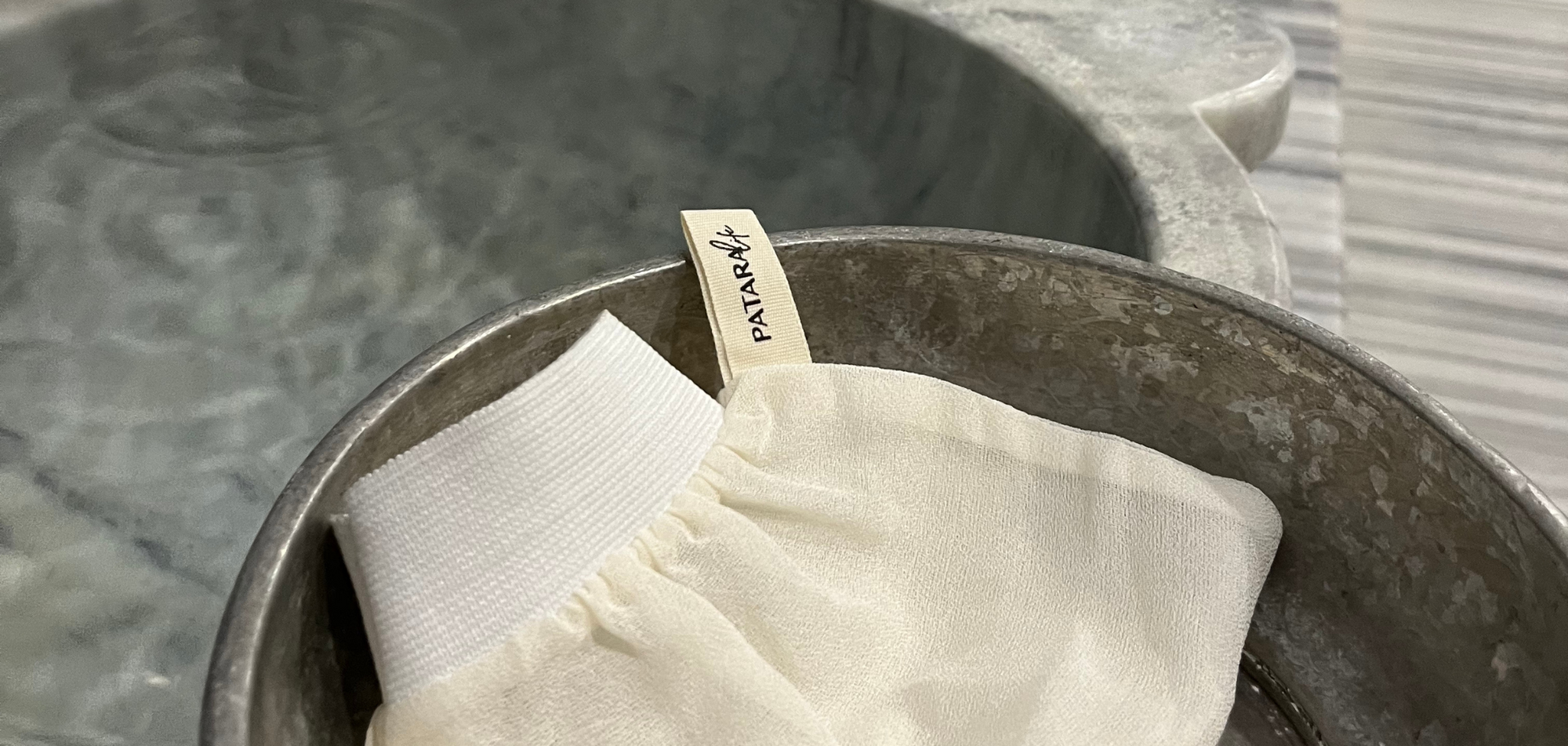 How To Use Exfoliating Gloves 