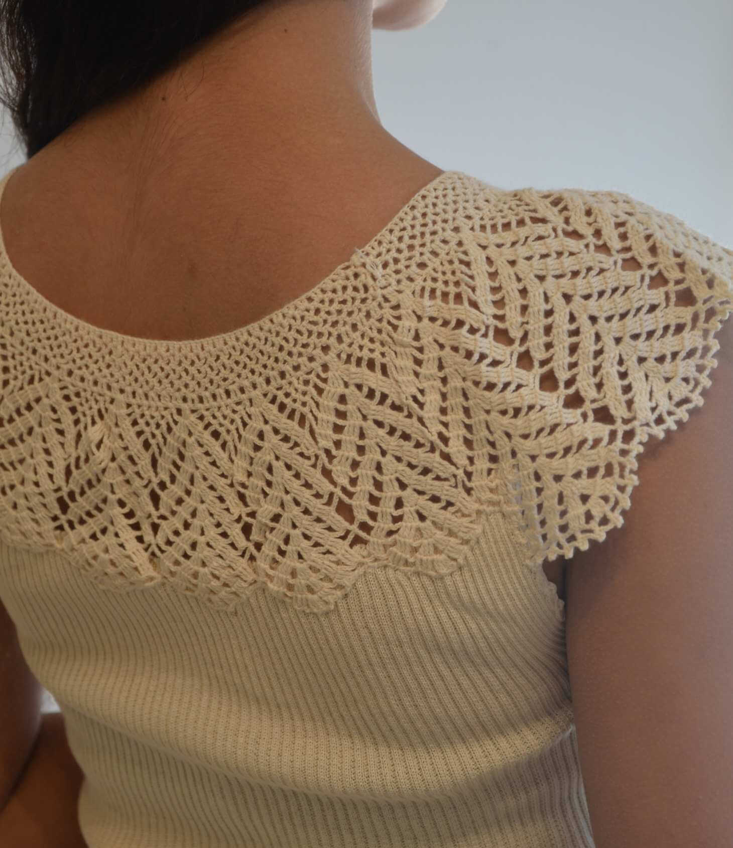 Kastamonu Soft Layer Top – Crochet Yoke with delicate crochet lace yoke and cap sleeves, showcasing artisan craftsmanship.