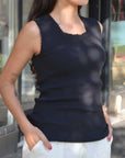 Kastamonu Soft Layer Top – Ribbed in black, featuring a soft ribbed texture and a stylish scoop neckline.