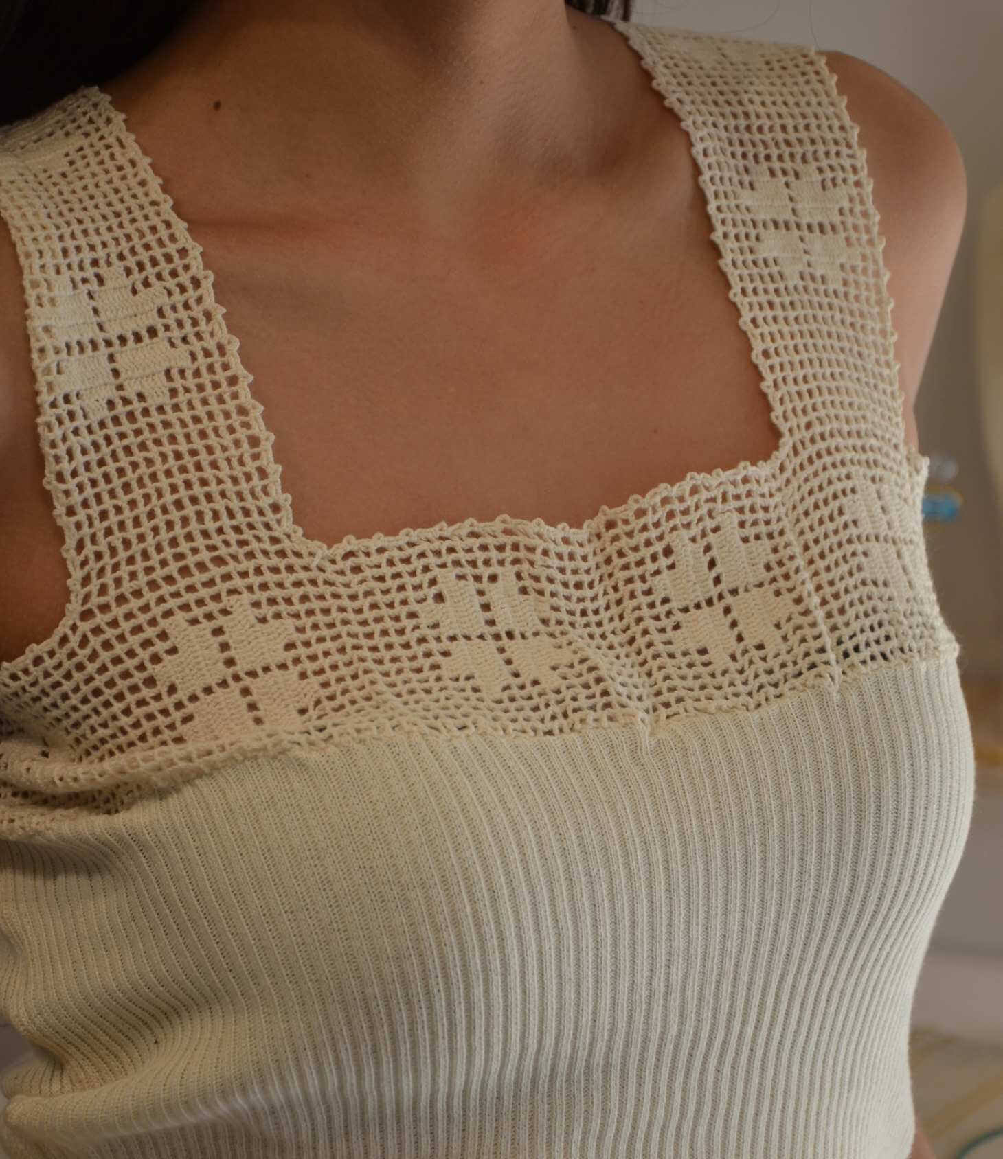 Kastamonu Soft Layer Top – Embroidered