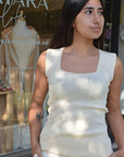 Model wearing Kastamonu Soft Layer Top – Ribbed, showcasing its lightweight, breathable, ribbed texture.