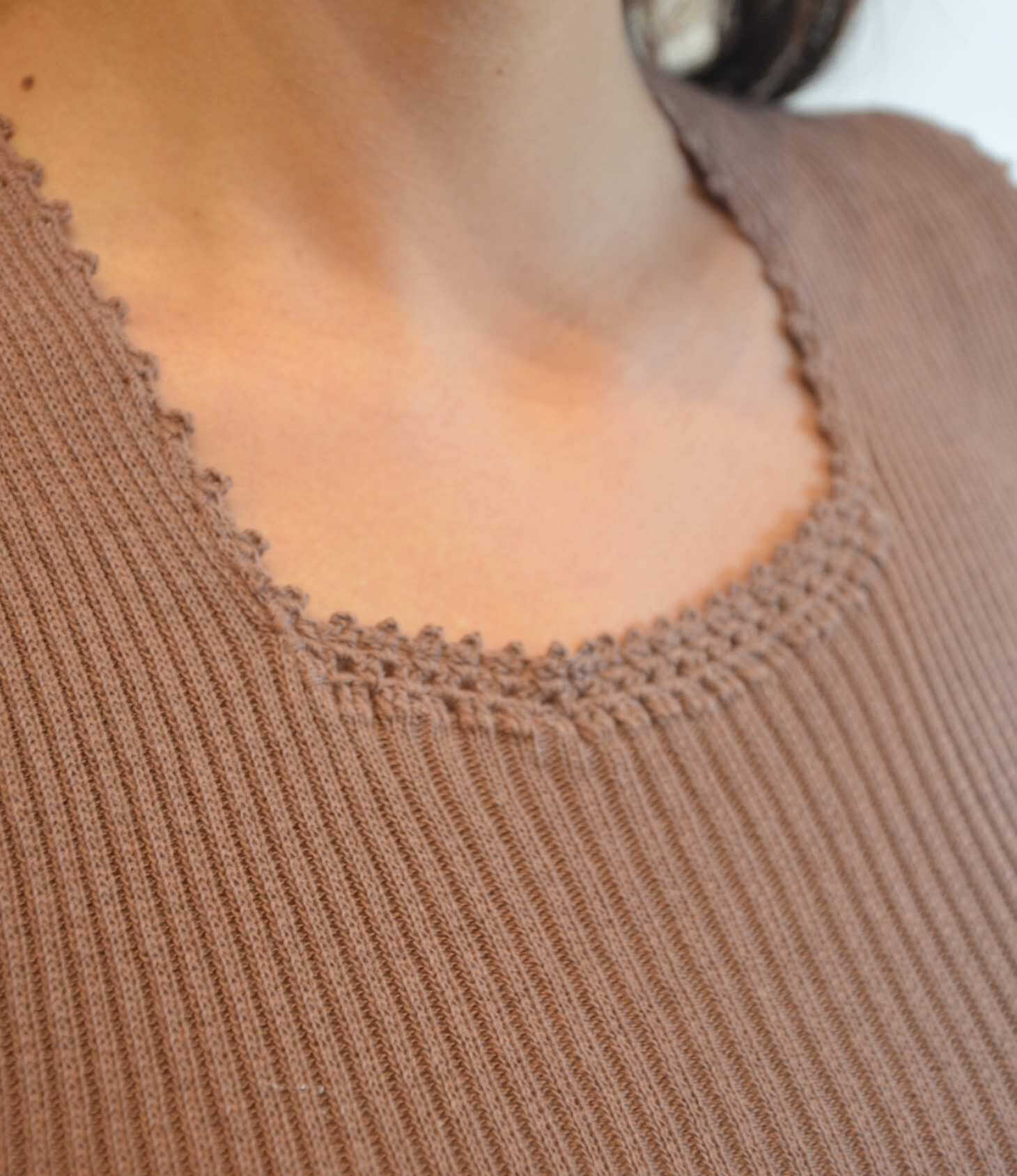 Kastamonu Soft Layer Top – Ribbed close-up of ribbed texture and neckline detail